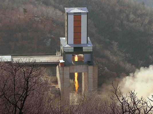 Un site de lancement de fusées en reconstruction en Corée du Nord.