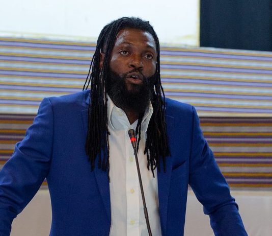 Togo/Football : “Si Bodé veut je lui fais un chèque de 25 millions. Mais si le Togo perd encore un match, je…”, Emmanuel Adebayor