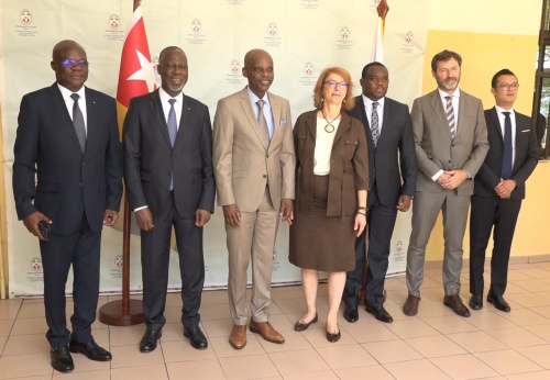 17ae2fe4eb63edca1c9be42ee476f644_L