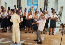 Concert de Jean-Claude Gianadda à Kpalimé : une soirée d’adoration et de générosité couronnée de succès